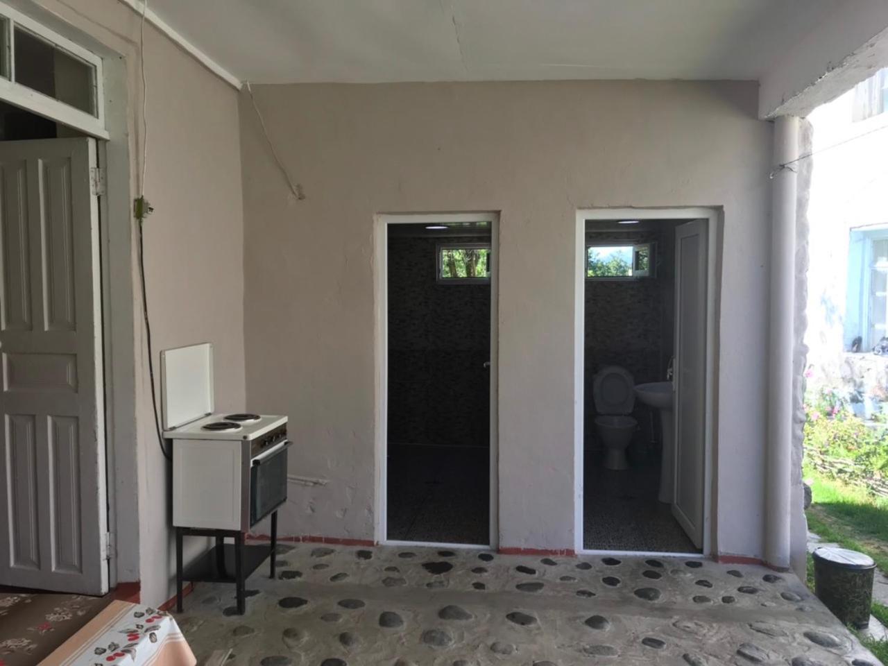 Ciuri'S Guesthouse Zhabeshi Exterior photo